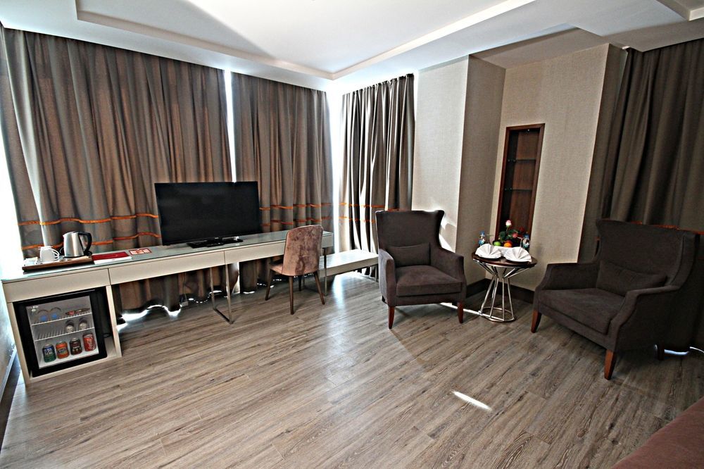 אנטליה B Business Hotel & Spa מראה חיצוני תמונה